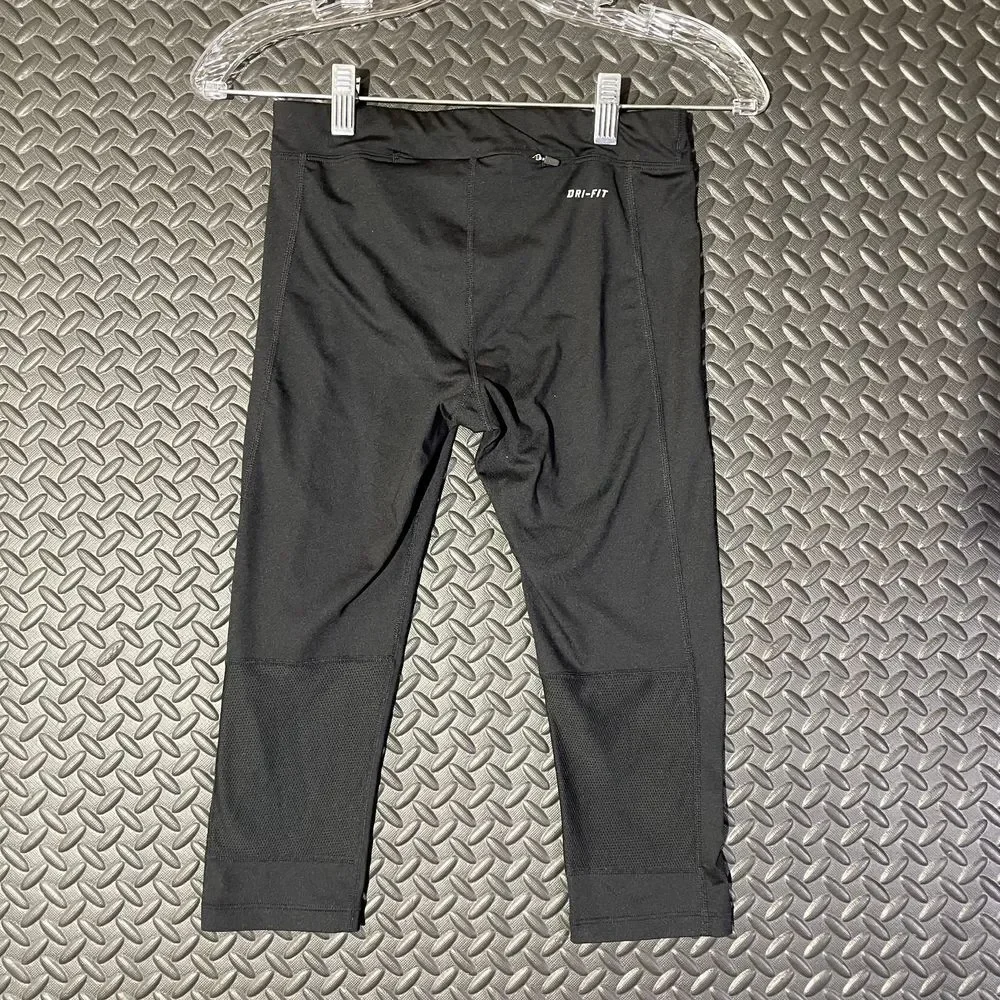 Nike Capri Legging Dri-Fit Athletic Running Workout Gym Fit Women's Size XS‎